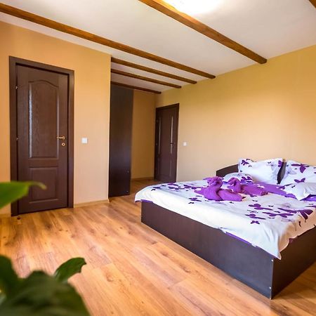 Casa De Vacanta Sadu Bagian luar foto