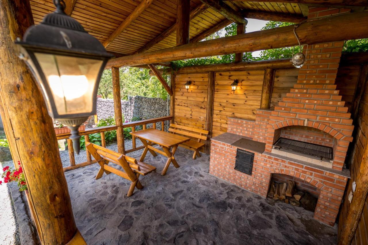 Casa De Vacanta Sadu Bagian luar foto