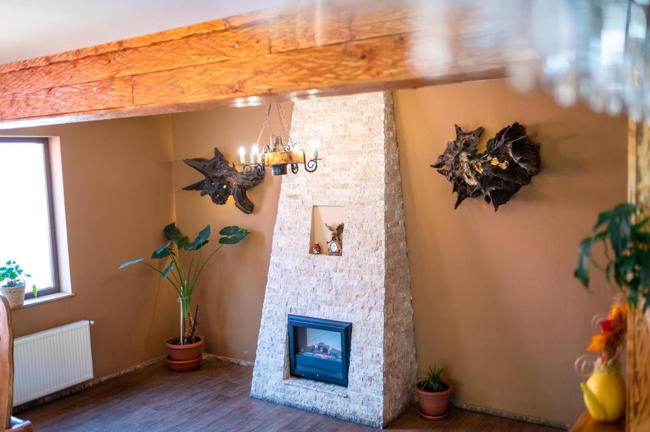 Casa De Vacanta Sadu Bagian luar foto